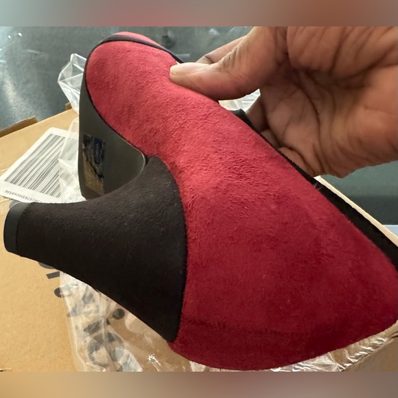 Burgundy, gently worn burgundy suede shoe.  Size 12M heel.  In box.  Runs small. - Picture 6 of 6